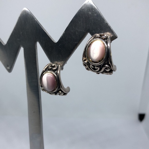 𝅺Antique silver tone small half hoop cat’s eye earrings cabachon vintage. - Picture 6 of 7